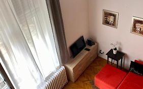 V. District Apartment